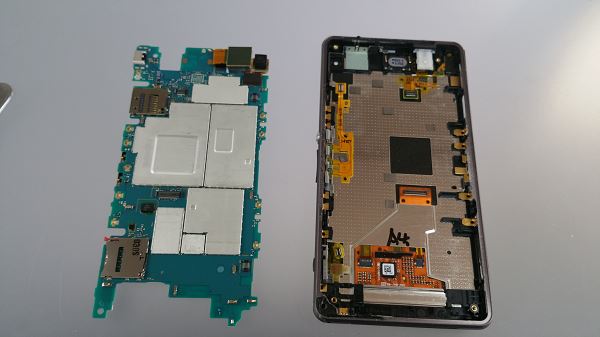 Guide tutoriel de réparation pour le Sony Xperia Z1 compact D5503